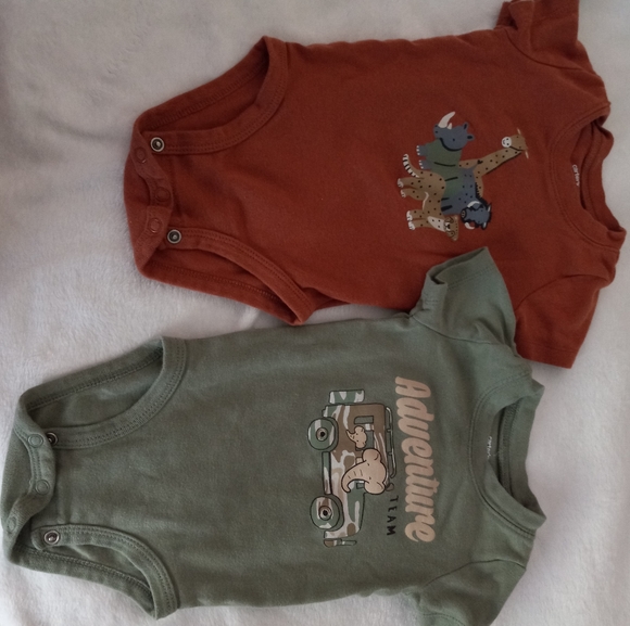 Baby boys mix and match set from Carters. - Picture 4 of 5